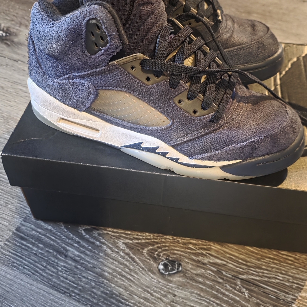 Jordan Kids Sneakers in Dark Blue and White